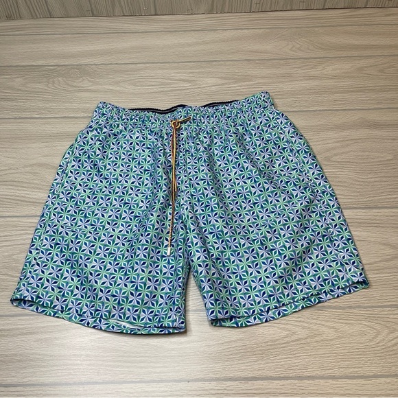Bugatchi Mid Length 7” Blue Green Geometric Swim Lined Shorts Trunks Mens Size M - Picture 2 of 13